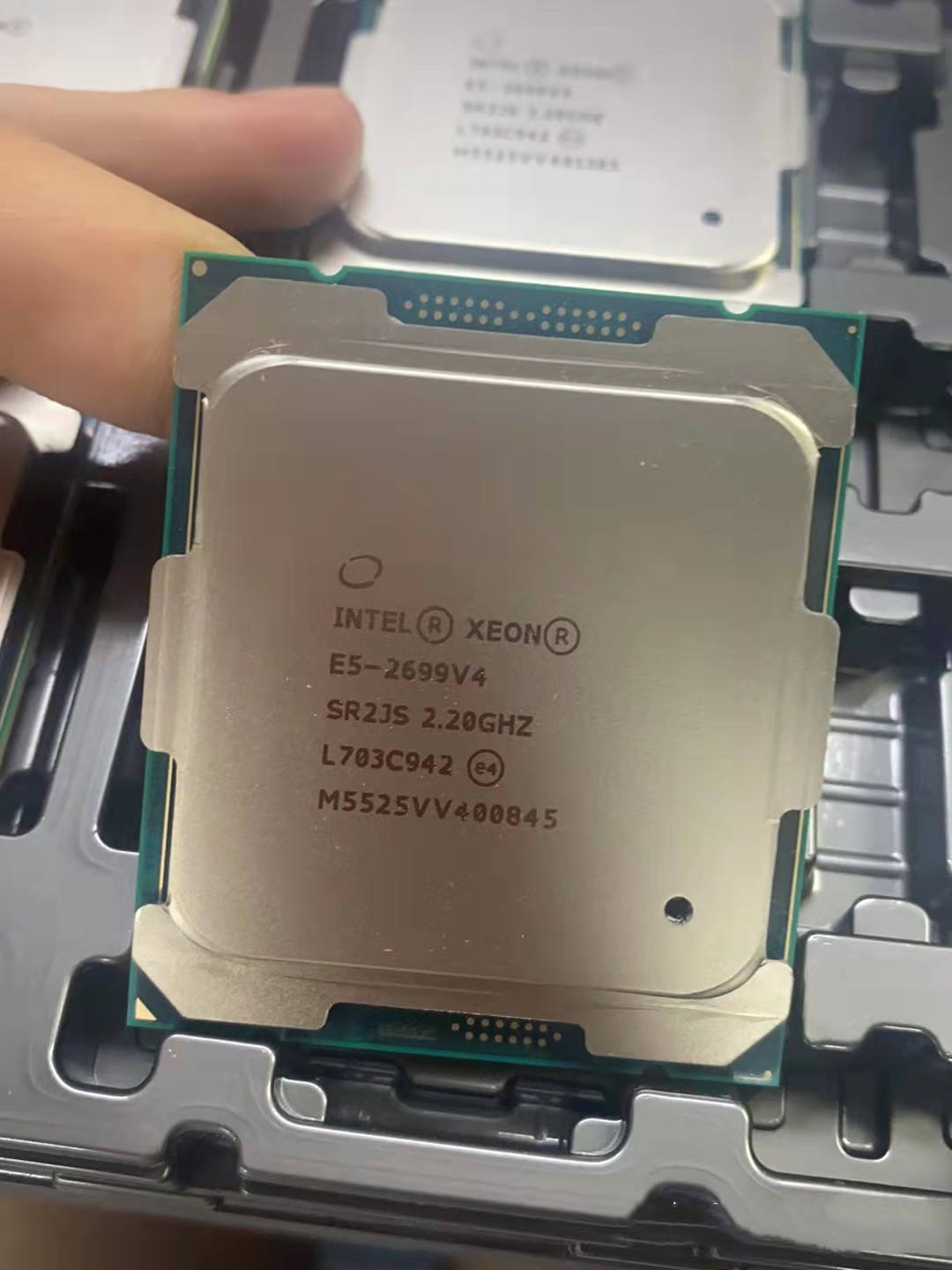 Original Server Cpu Intel Xeon - E5 2699 V4 recension och pris